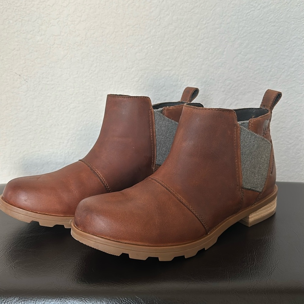 Sorel waterproof Chelsie bootie size 9.5
